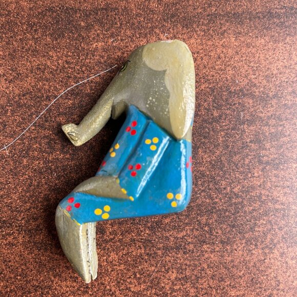 Hand Carved & Painted Wooden Shelf Sitter Elephant Figurine Signed By Artist 5.5 - Picture 2 of 12